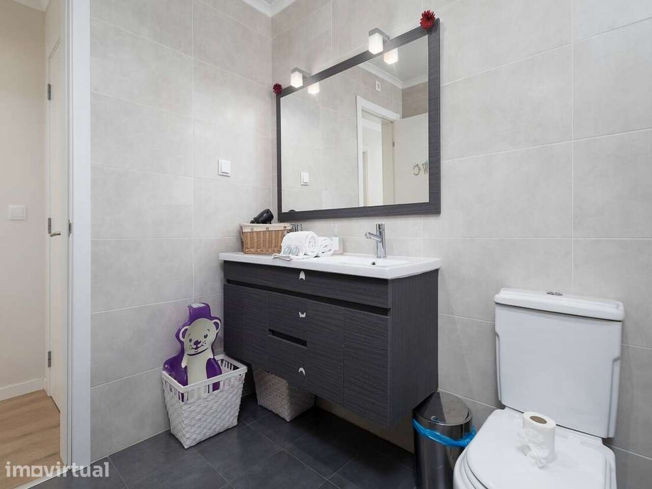 Apartamento T2 em Almada com varanda e ar condicionado - Grande imagem: 3/19