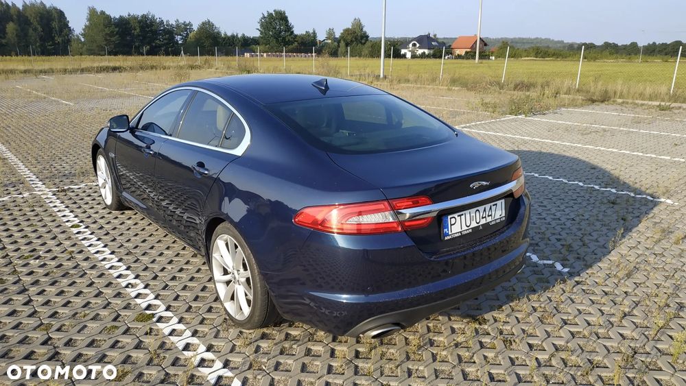 Jaguar XF 3.0 V6 D Luxury - 8