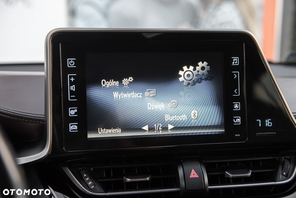 Toyota C-HR 1.8 Hybrid Premium - 11