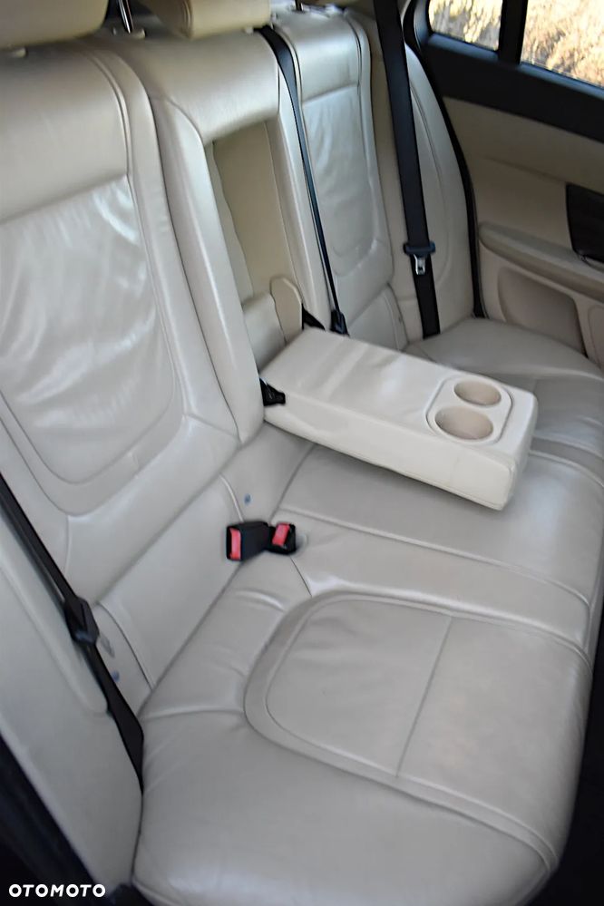 Jaguar XF 2.2 D Premium Luxury - 30