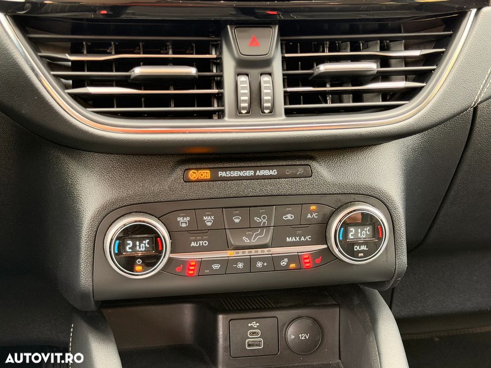FORD Kuga 2022 — imagine 19