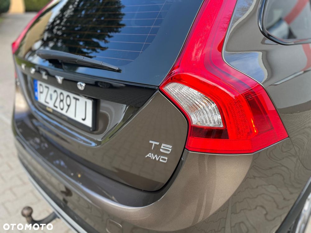 Volvo V60 Cross Country T5 AWD Summum - 16