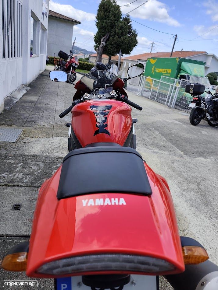 Yamaha R 1 - 3
