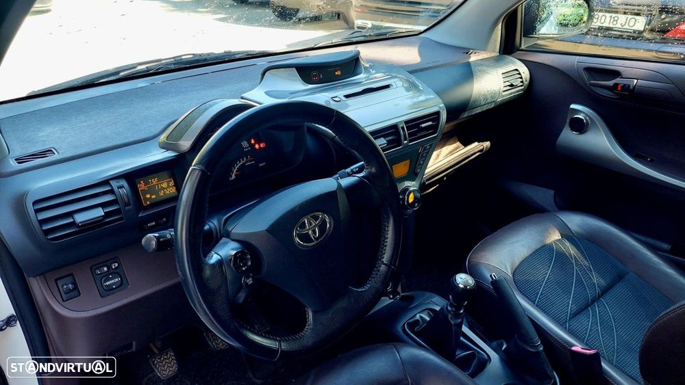 Toyota iQ 1.0 VVT-i - 6