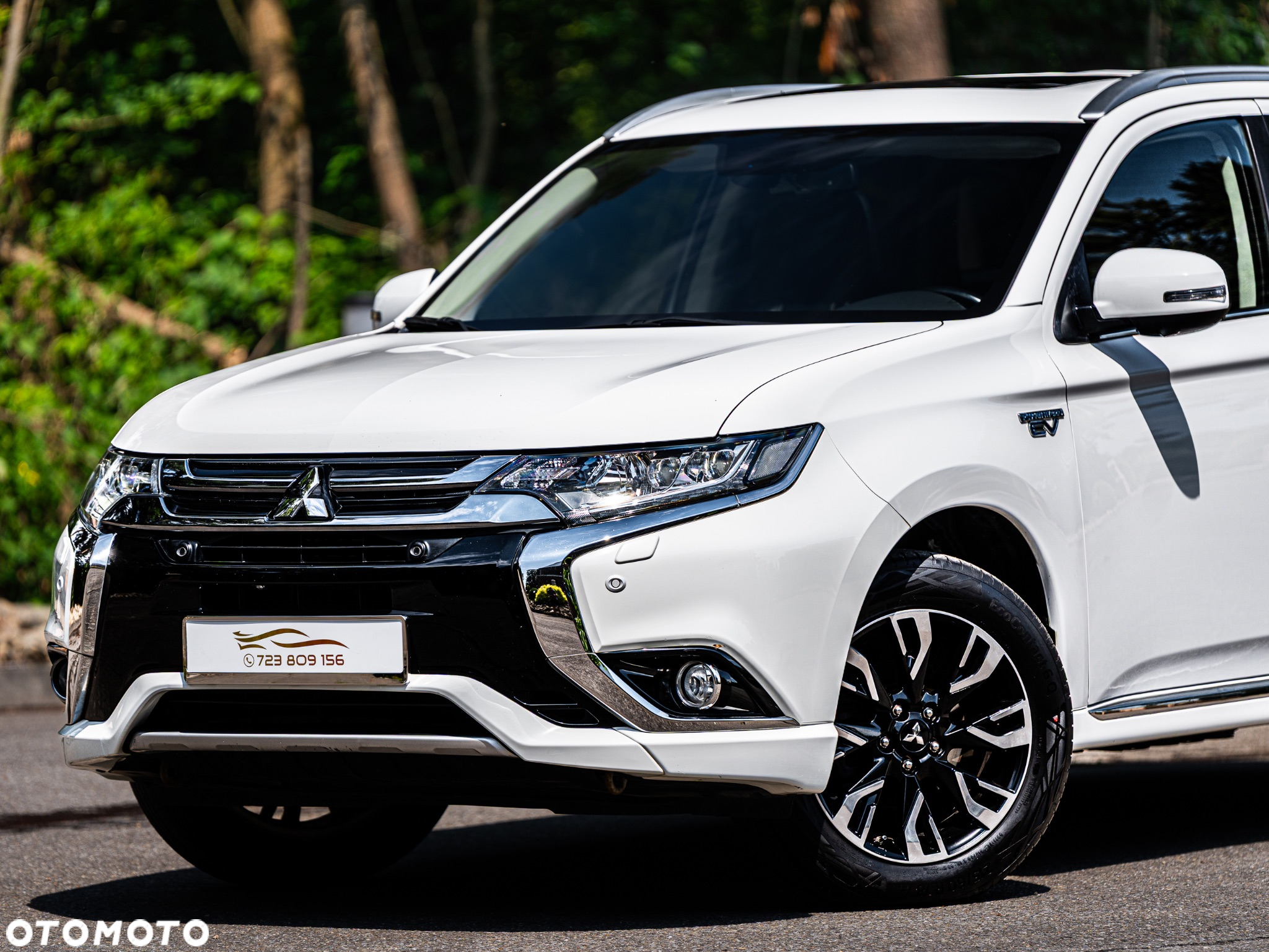 Mitsubishi Outlander 2.0 4WD Plug-In Hybrid Plus - 17
