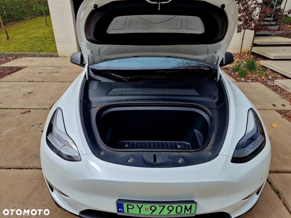 Tesla Model Y Long Range AWD - 14