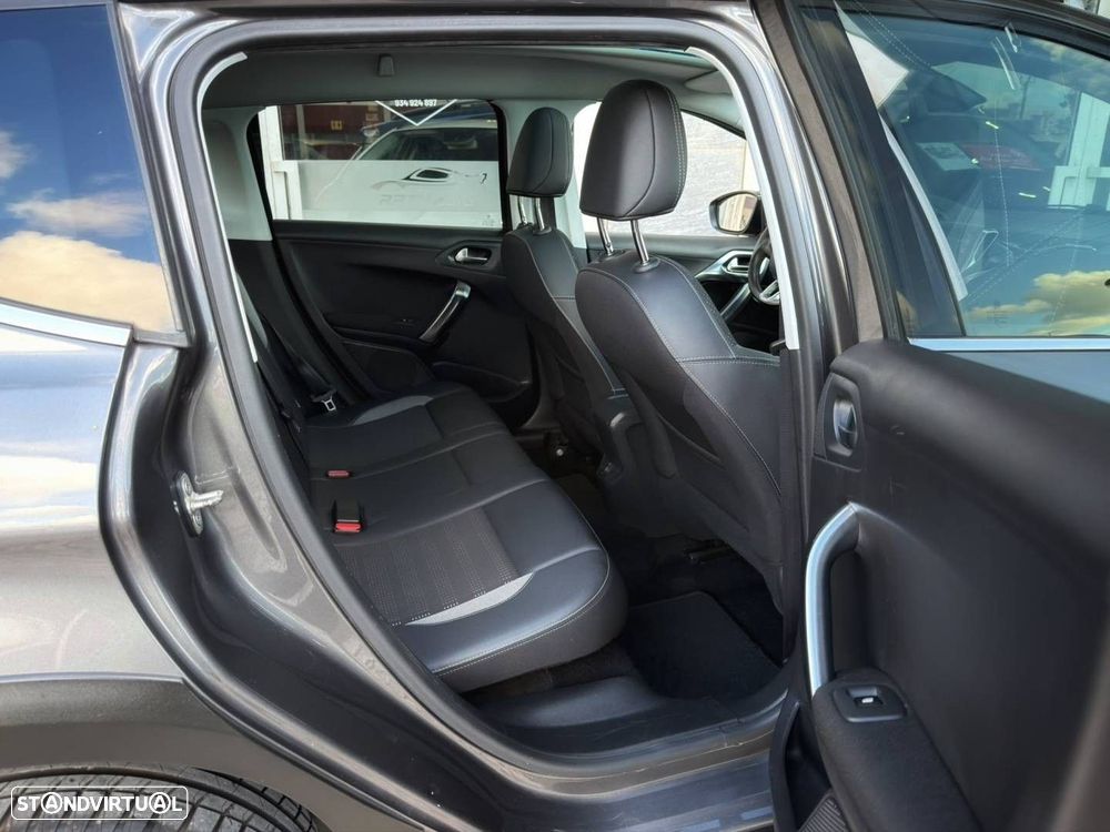 Peugeot 2008 1.2 PureTech Allure - 7
