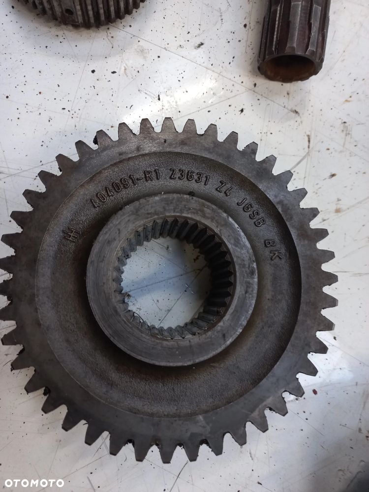 Części skrzyni case 4230,4240,3210,5905,855,495,995,795,695,wałek,kosz,rewers mechaniczny,404091R1,398270R3,1342559C1,2773382R1,CKC60366,synchronizator,65793c5,65793c4,c2,c3,c1,transmission,gear,shaft,70017c1, - 20