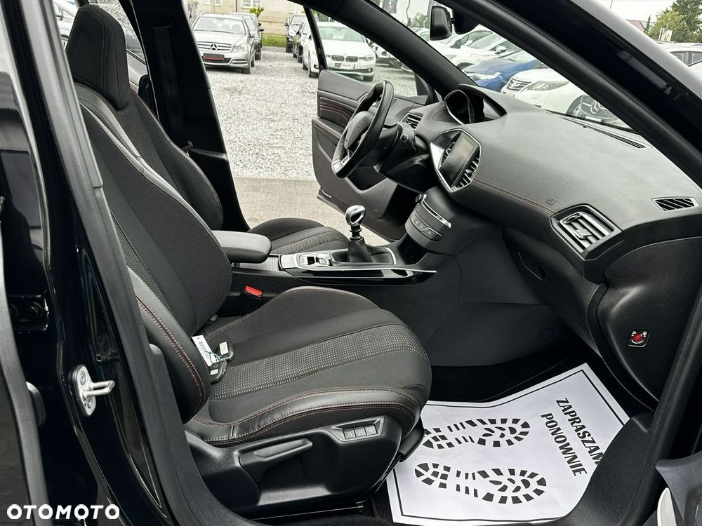 Peugeot 308 - 8