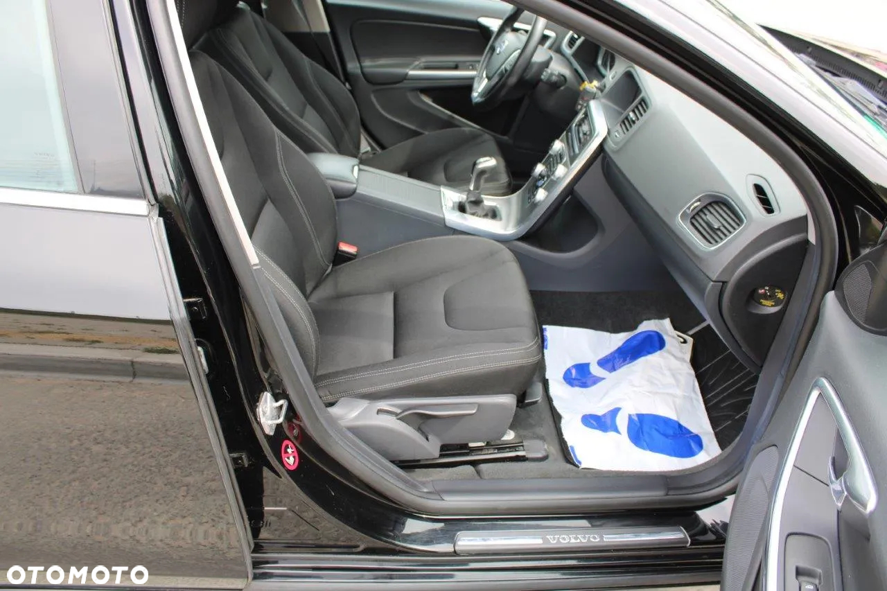 Volvo V60 D4 Summum - 9