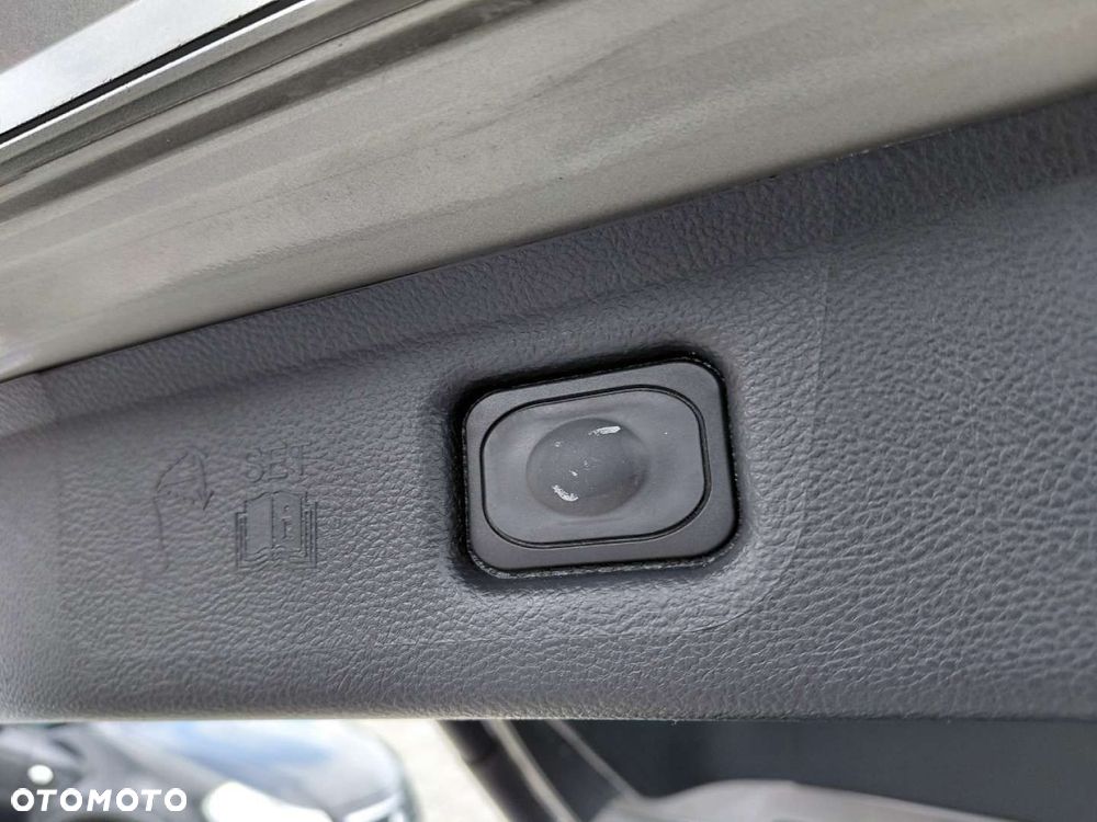Ford S-Max - 12