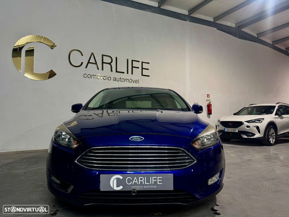 Ford Focus 1.0 EcoBoost S&S TITANIUM - 4