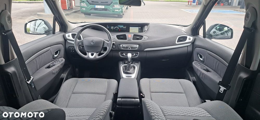 Renault Scenic 2.0 16V Privilege CVT - 11
