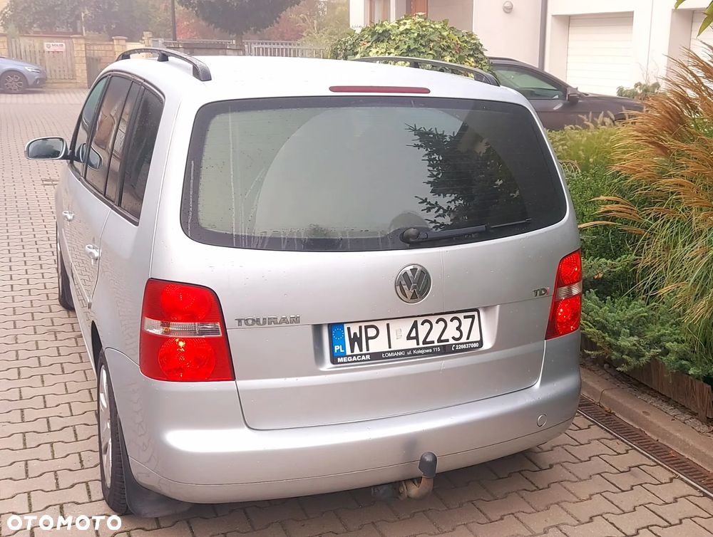 Volkswagen Touran 1.9 TDI DSG Highline - 8