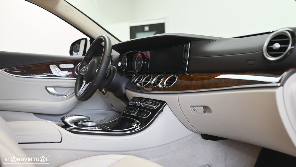Mercedes-Benz E 300 de 4Matic T 9G-TRONIC Avantgarde - 34