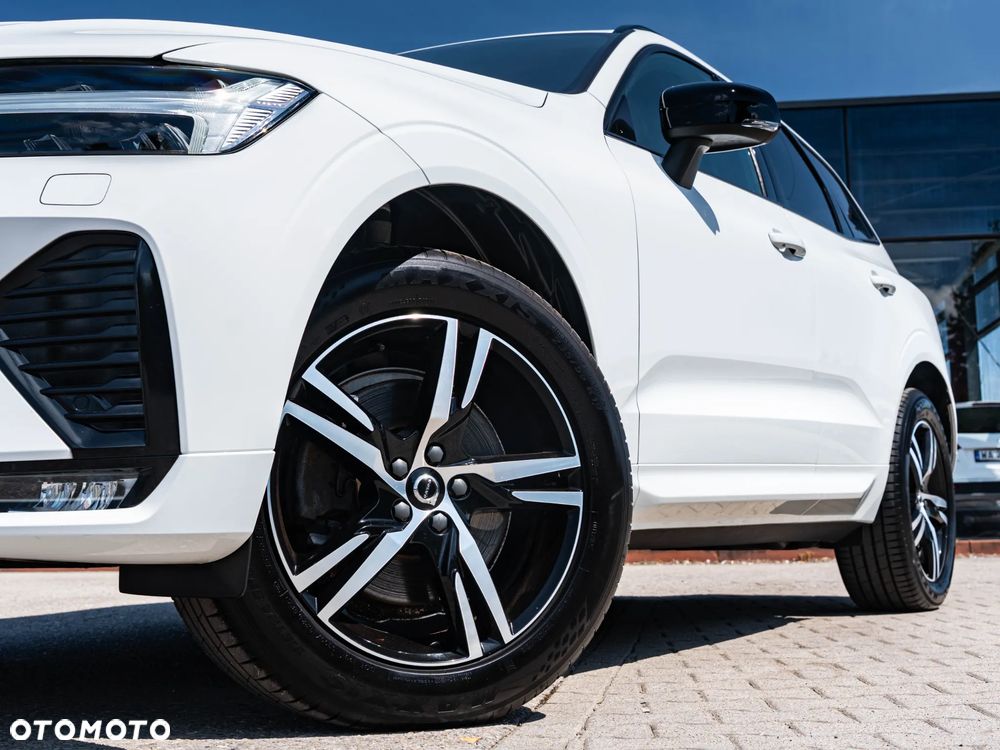Volvo XC 60 B4 B Plus Dark - 20