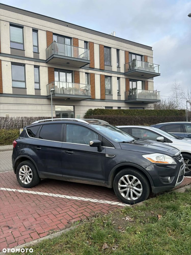 Ford Kuga 2.0 TDCi 2x4 Titanium - 11