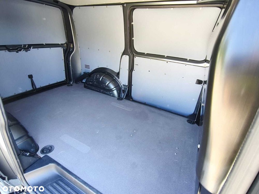 Volkswagen Transporter T6 BiTDI L1H2 4Motion DSG - 32