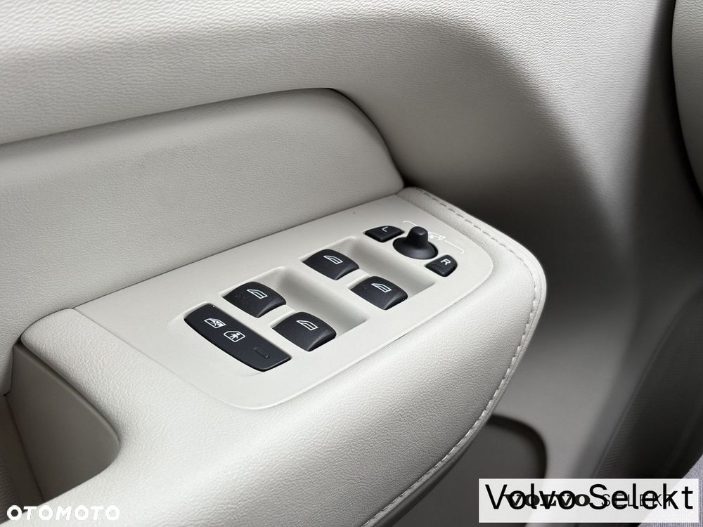 Volvo XC 60 - 30