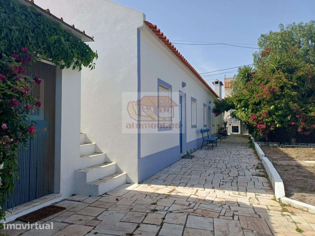 Moradia com jardim e piscina para remodelação em Grândola - 20 minu... - Grande imagem: 2/24
