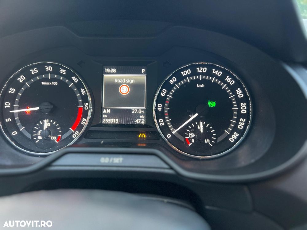 Skoda Octavia 2.0 TDI 4x4 DSG Scout - 12