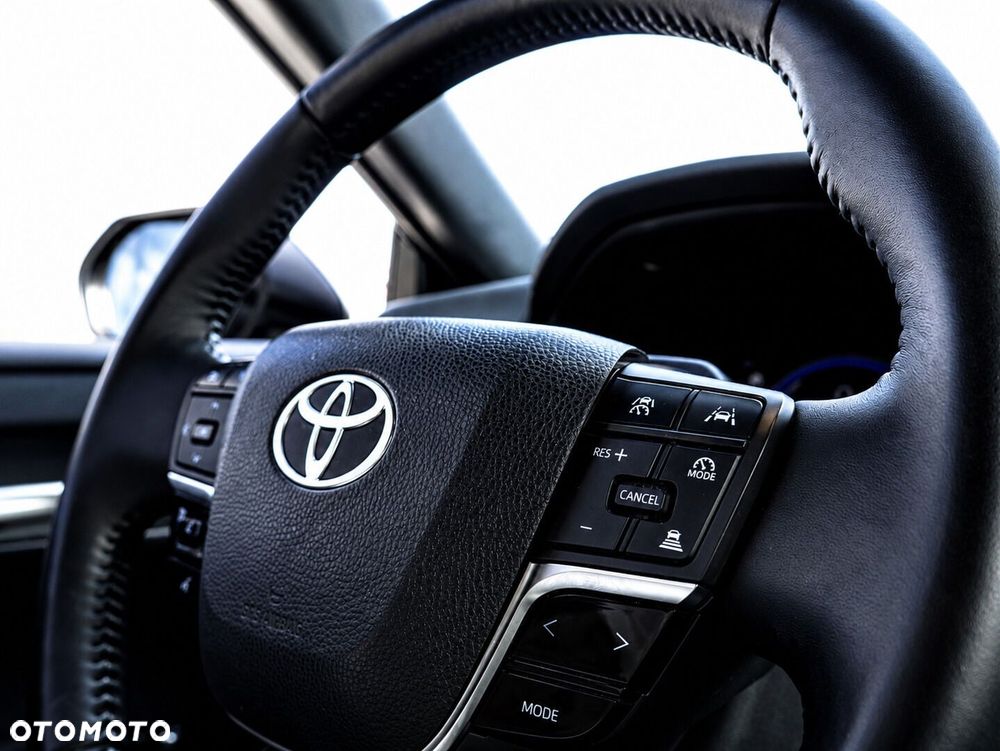 Toyota Camry - 22