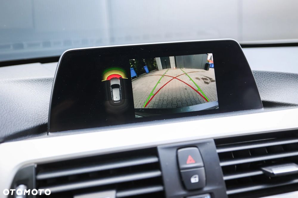 BMW Seria 3 318d Luxury Line - 27