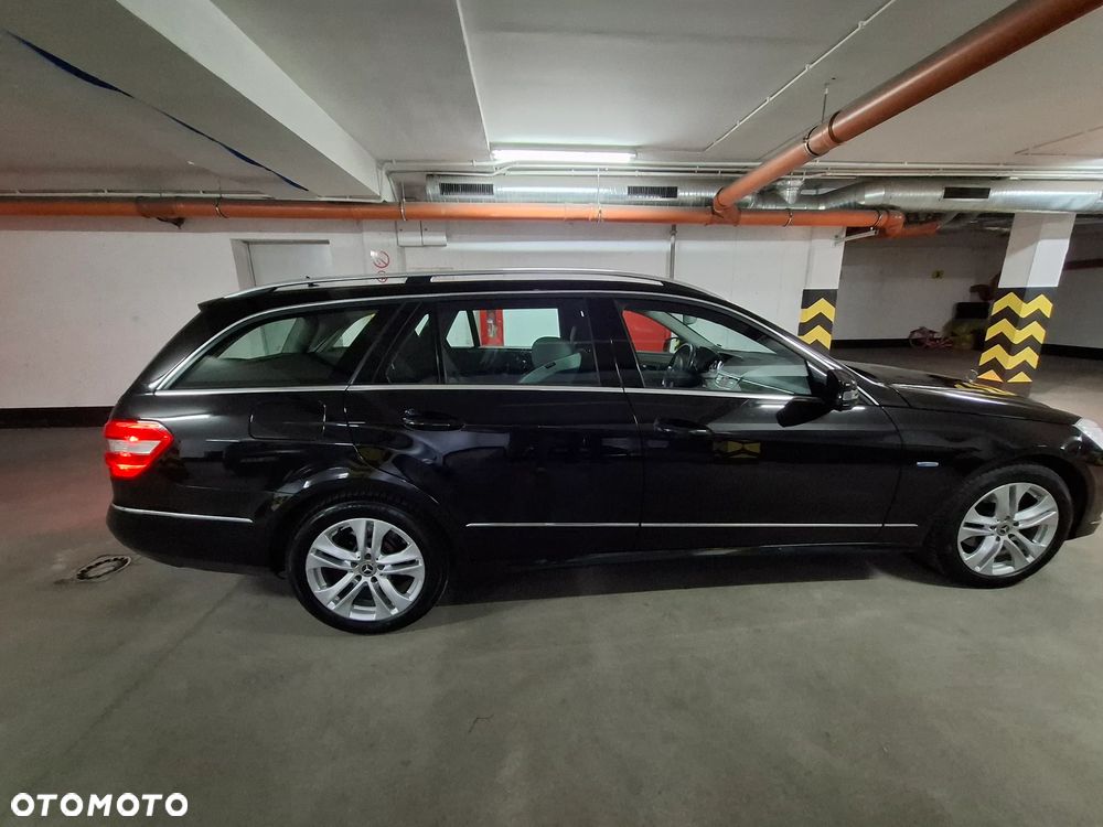 Mercedes-Benz Klasa E 200 T CGI BlueEFFICIENCY Automatik - 4