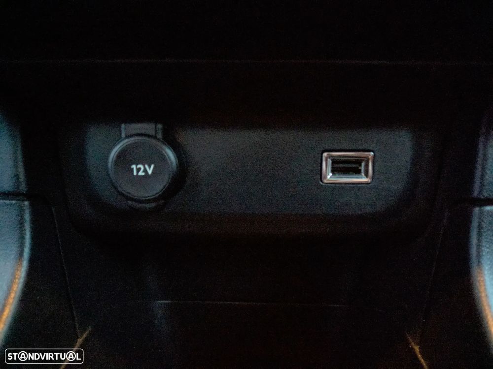 Citroën C3 1.2 PureTech Shine - 21