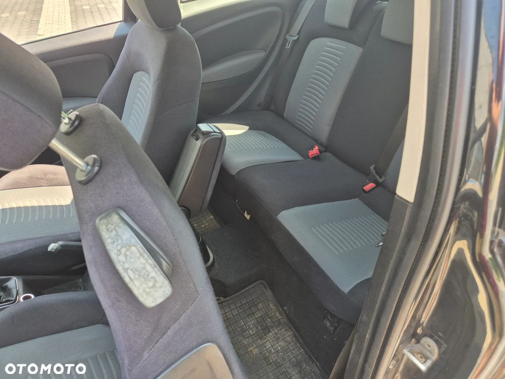 Fiat Grande Punto - 11