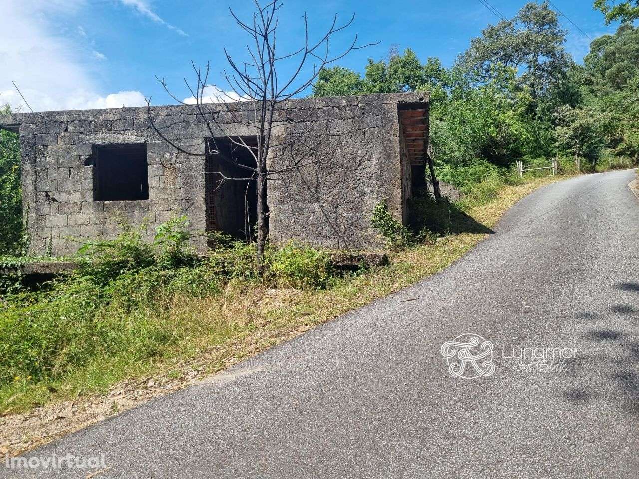 Terreno para construção com ruina, Vieira do Minho - Grande imagem: 5/25