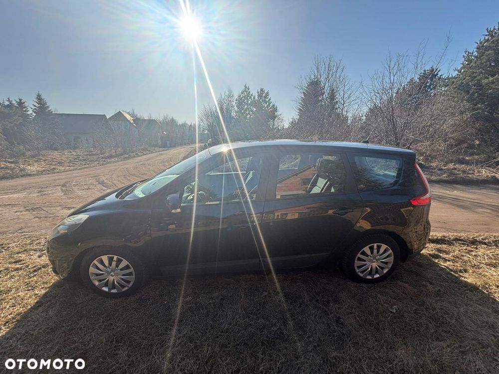 Renault Grand Scenic dCi 130 FAP Dynamique - 9