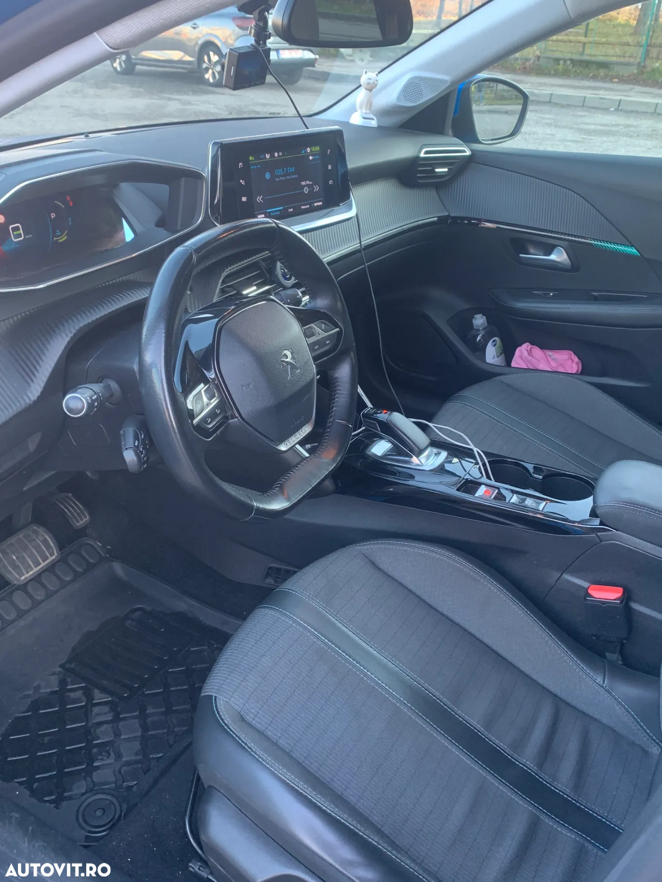 Peugeot 208 e-208 Allure - 9