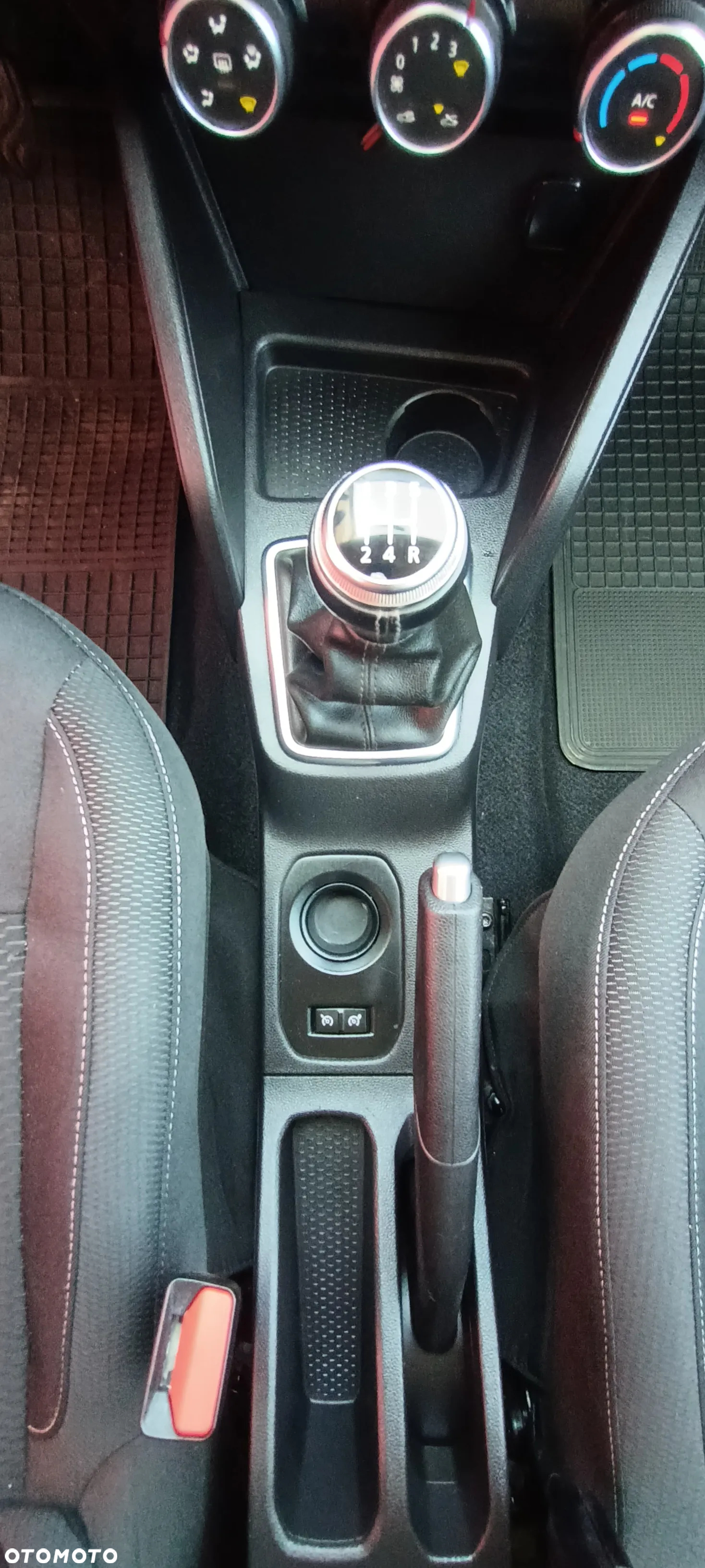 Dacia Duster 1.6 SCe Prestige - 26
