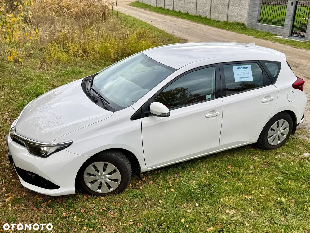 Toyota Auris 2016 photo 3
