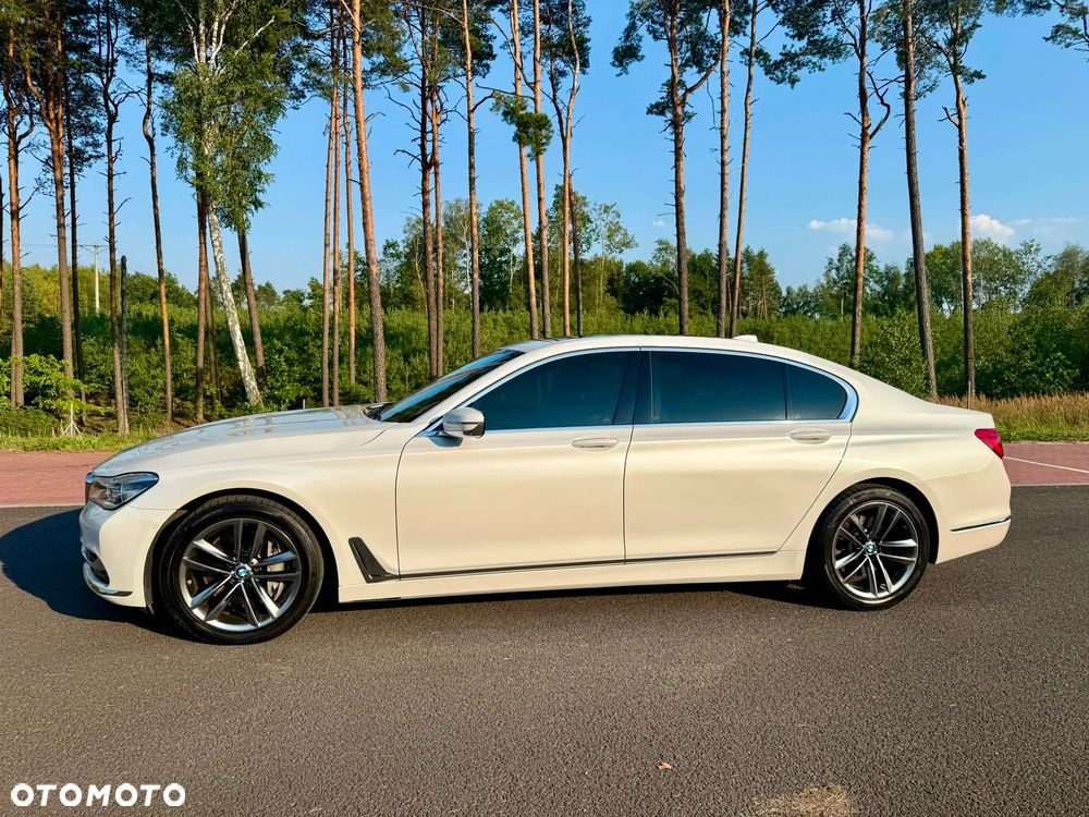 BMW Seria 7 750i xDrive - 5