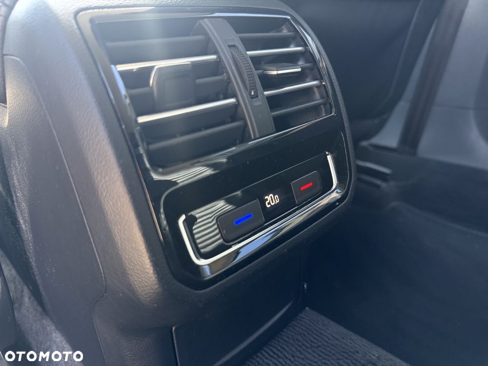 Volkswagen Passat 2.0 TDI (BlueMotion Technology) DSG Highline - 32