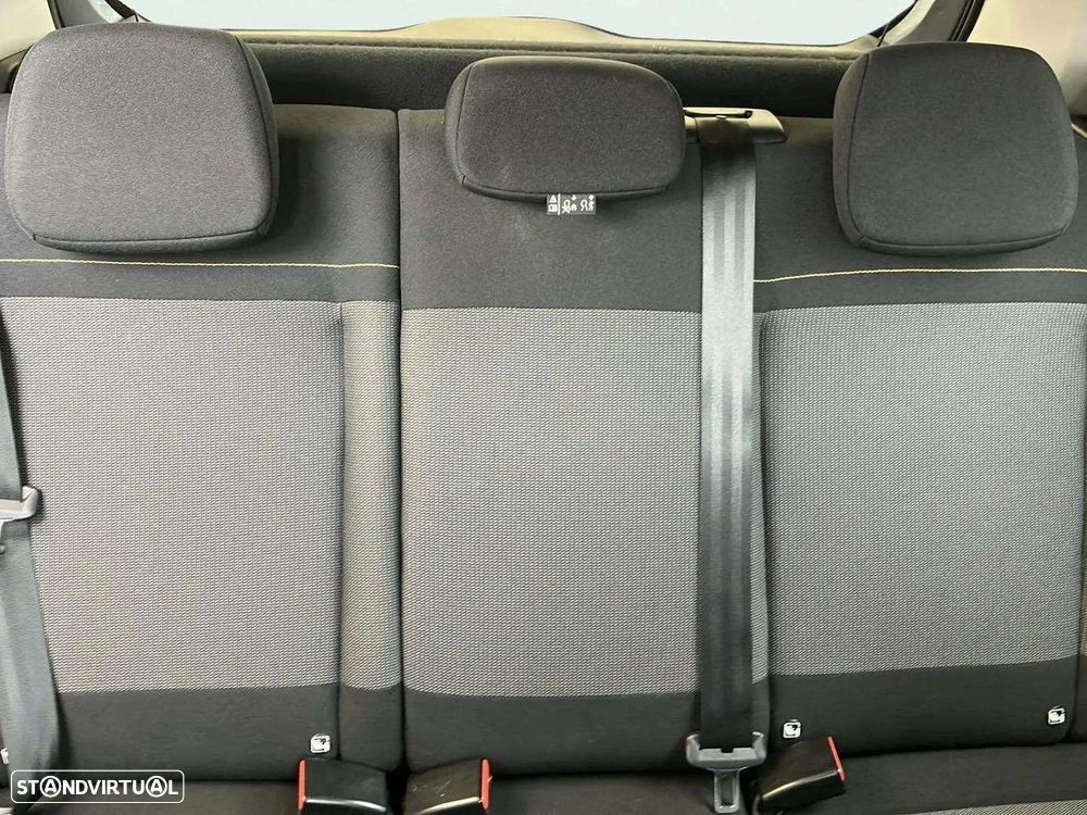 Citroën C3 1.2 PureTech C-Series - 16