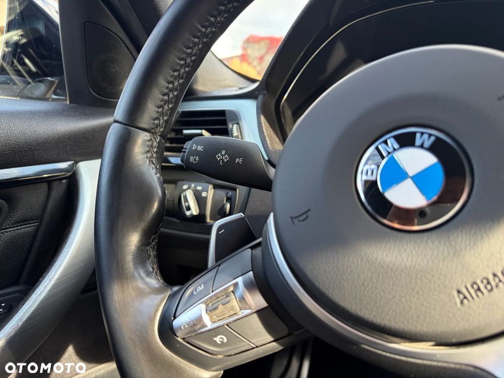 BMW Seria 3 320d xDrive Edition M Sport Shadow - 29