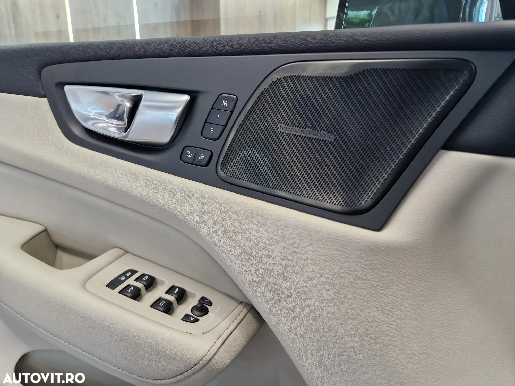 Volvo XC 60 T6 AWD Recharge Geartronic Inscription - 13