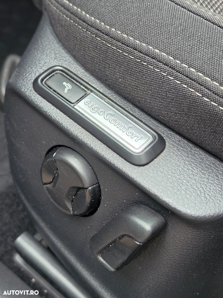 Volkswagen Passat 2.0 TDI DSG Comfortline - 9