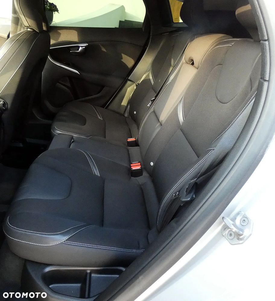 Volvo V40 D2 Summum - 25