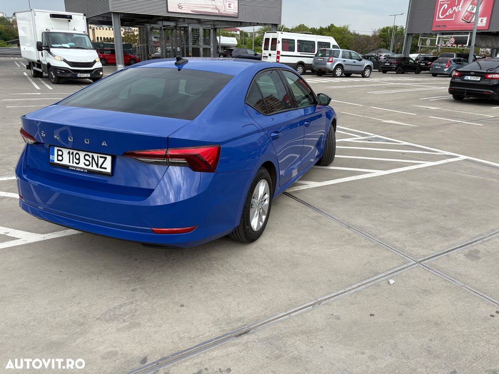Skoda Octavia 2.0 TDI DSG Ambition - 1