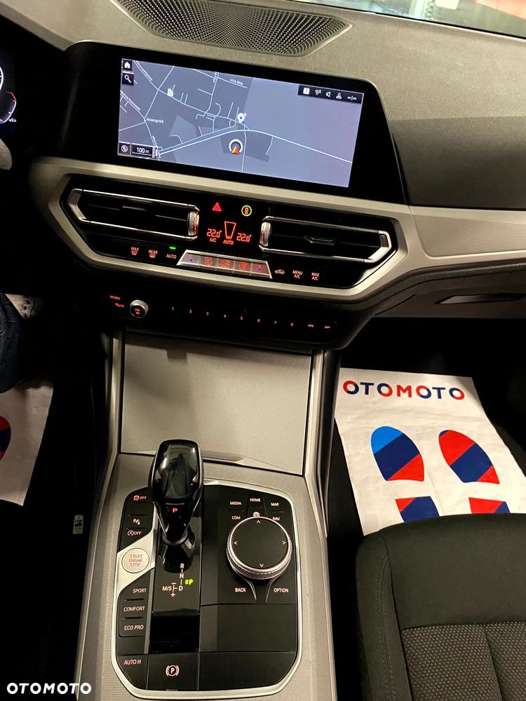BMW Seria 3 320d Sport - 18