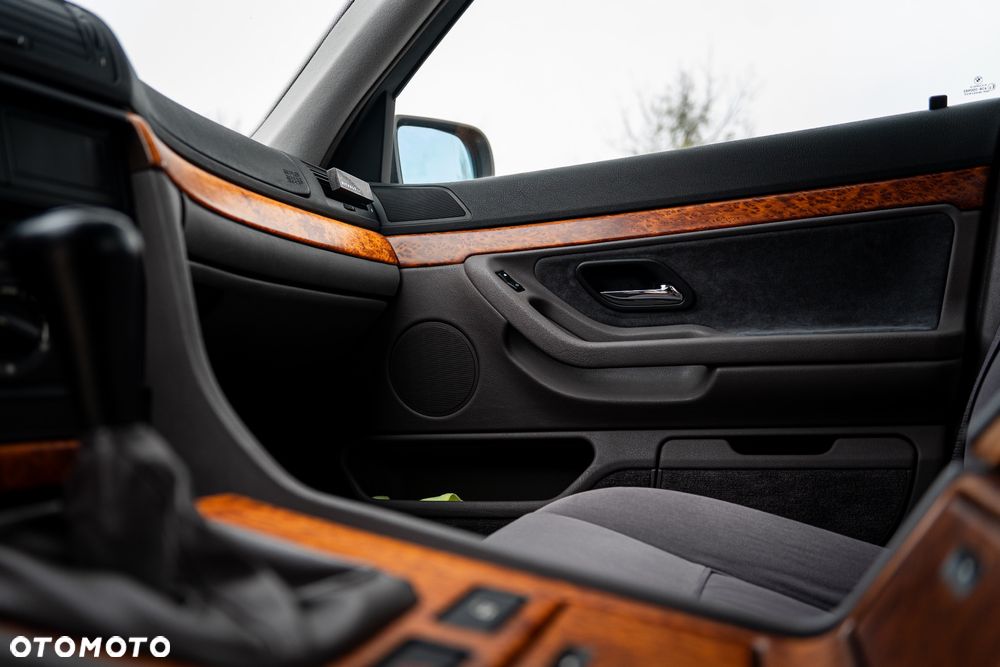 BMW Seria 7 730i - 24