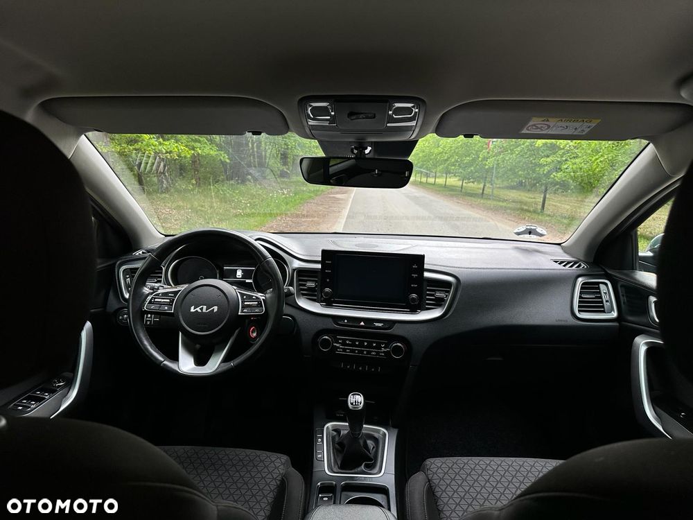 Kia Ceed - 10