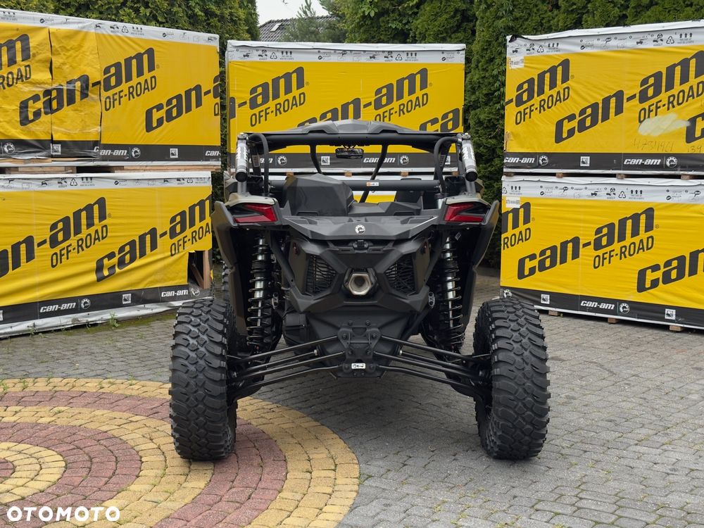Can-Am Maverick - 4