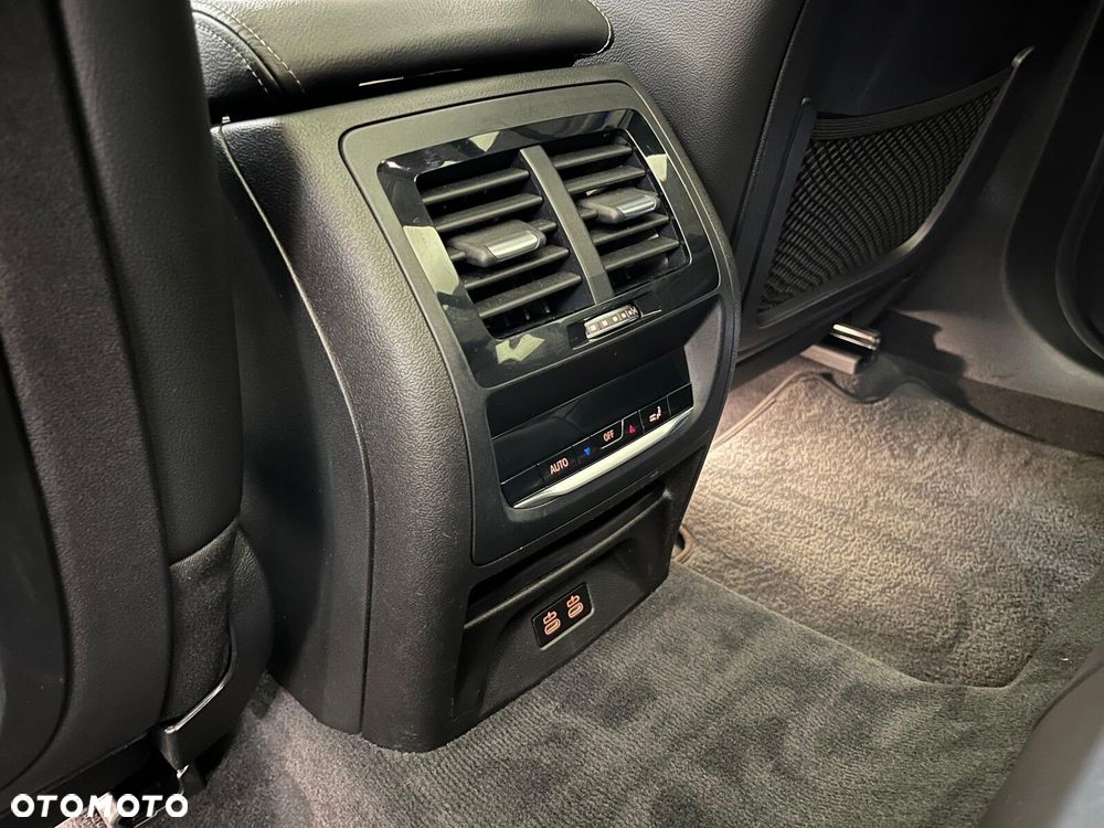 BMW iX3 80kWh Impressive - 34