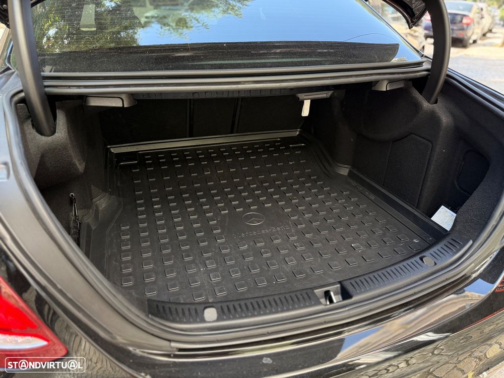 Mercedes-Benz E 300 d AMG Line - 30