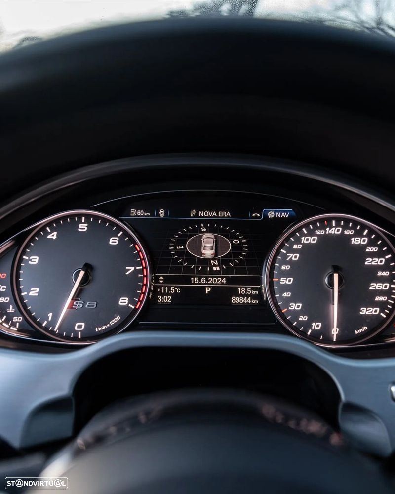 Audi S8 - 15